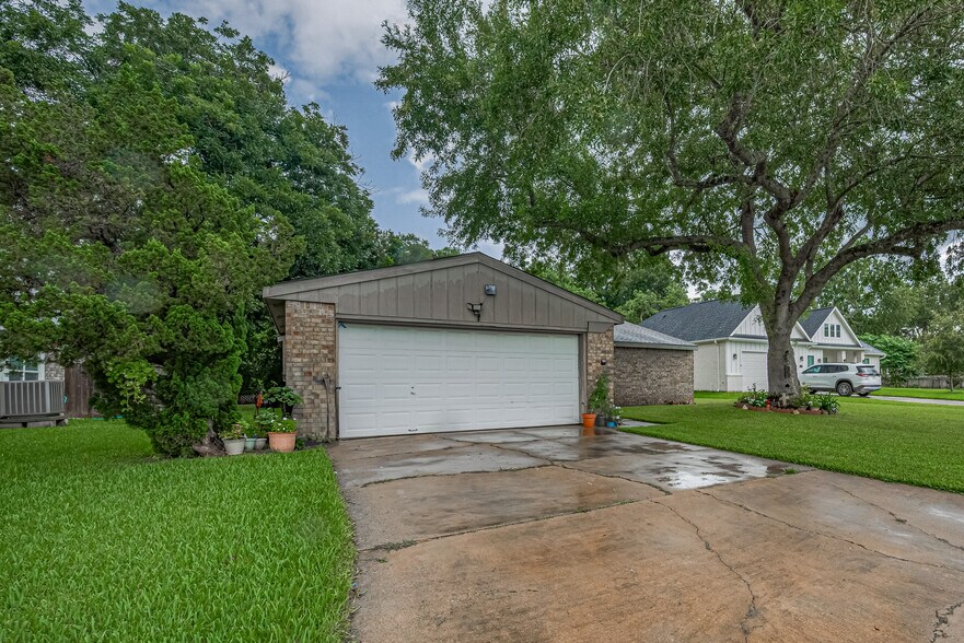 More Photos Of , Wharton Multifamily For Sale