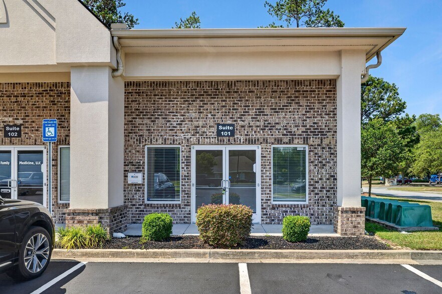 More Photos Of 122 Canal St, Pooler Medical For Lease