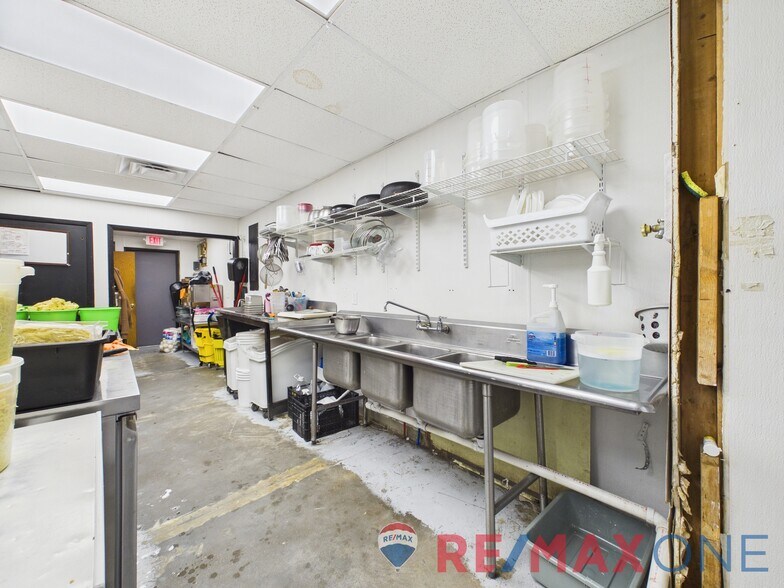 More Photos Of 108 W Kansas Ave, Garden City Office For Sale