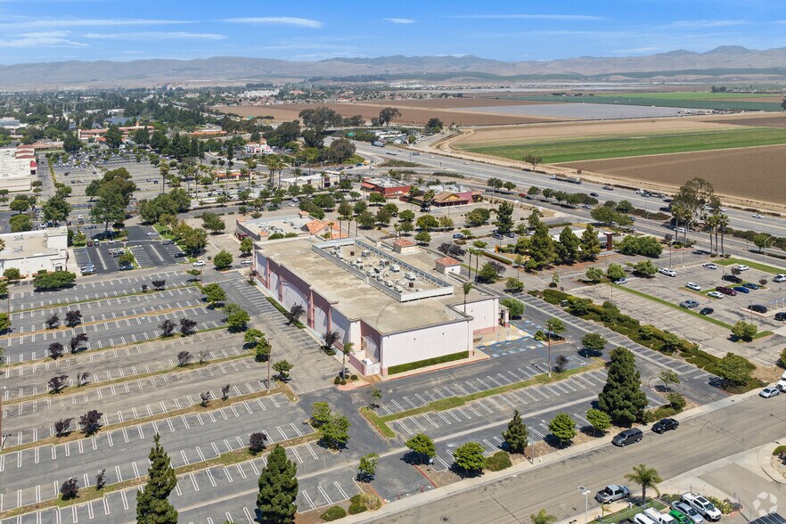 More Photos Of 1521 S Bradley Rd, Santa Maria Movie Theatre For Sale