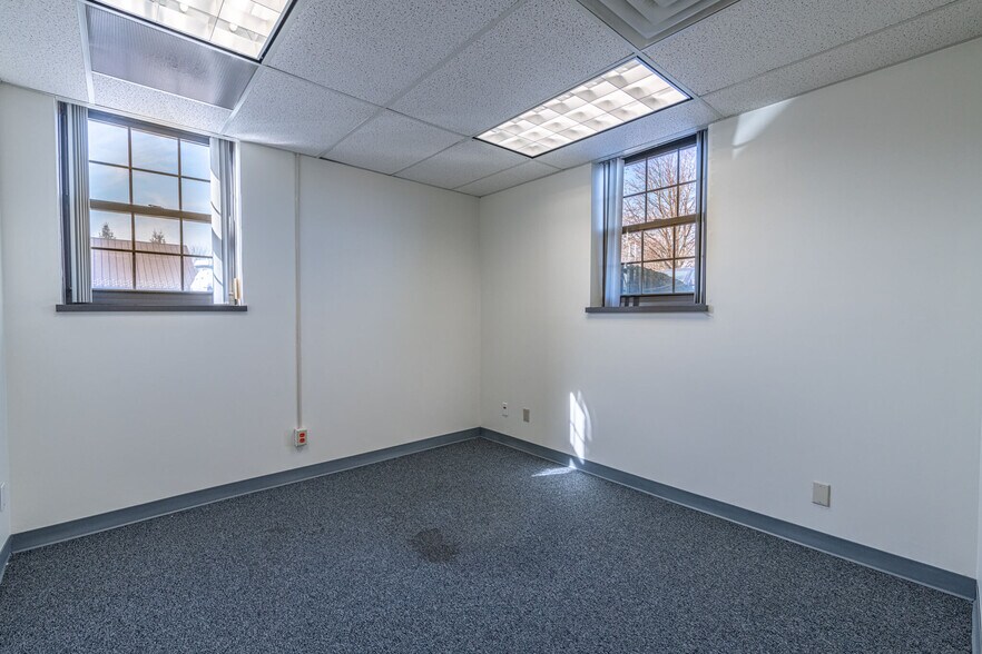 More Photos Of 1130 Vester Ave, Springfield Medical For Lease
