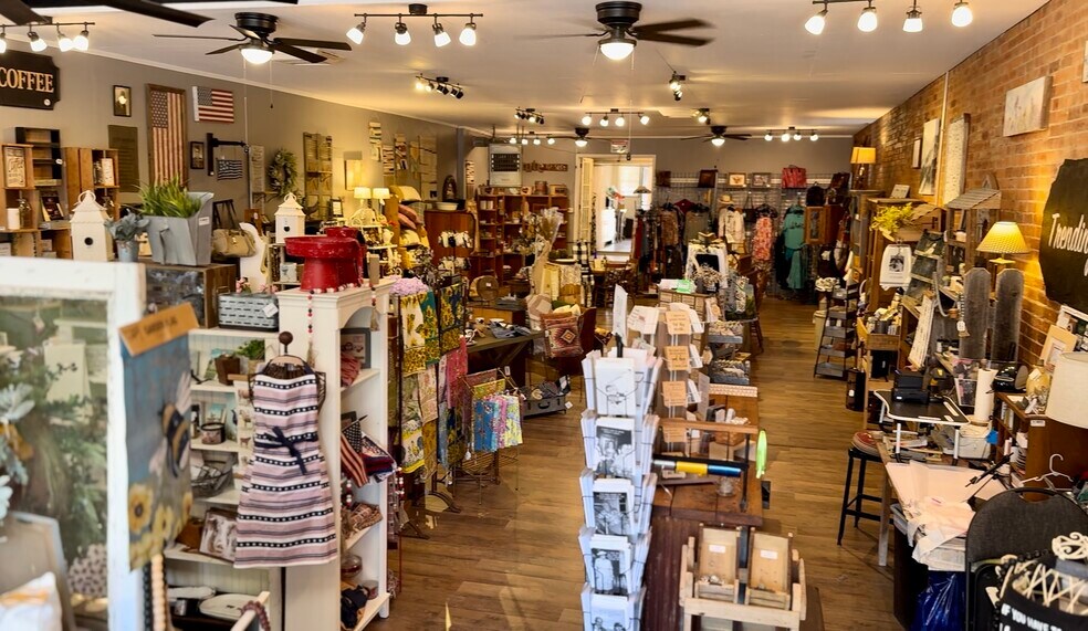 More Photos Of 111 W Main St, Florence Storefront For Sale