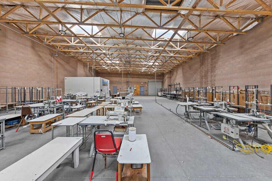 More Photos Of 2781 N Lamb Blvd, Las Vegas Distribution For Lease