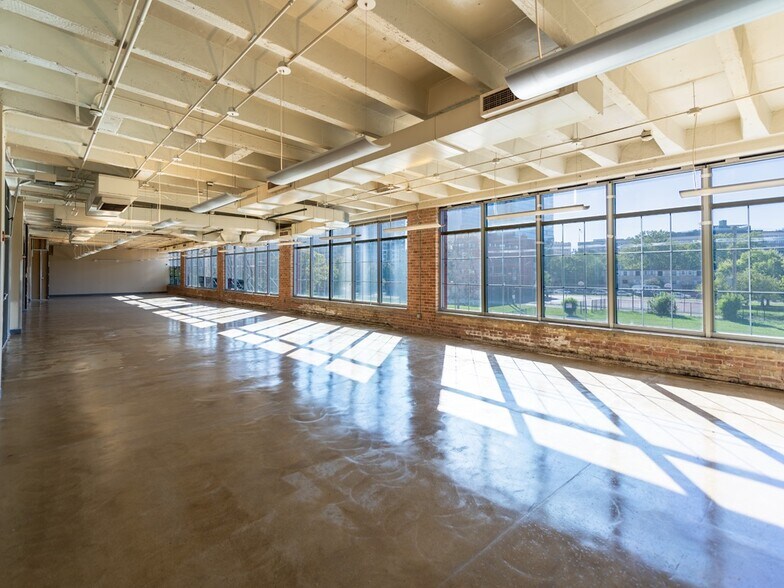 More Photos Of 361 W Chestnut St, Chicago Office For Lease