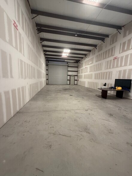 More Photos Of 5475 Dove Dr, New Port Richey Industrial For Lease
