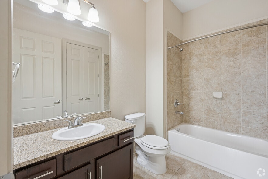 More Photos Of 79 Commerce St, Montgomery Apartments For Lease