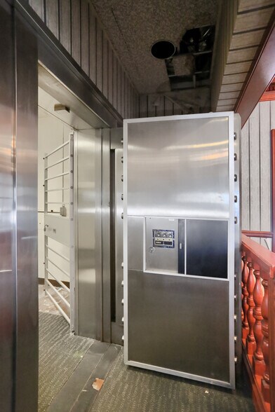 More Photos Of 3210 Wilmington Rd, New Castle Bowling Alley For Sale