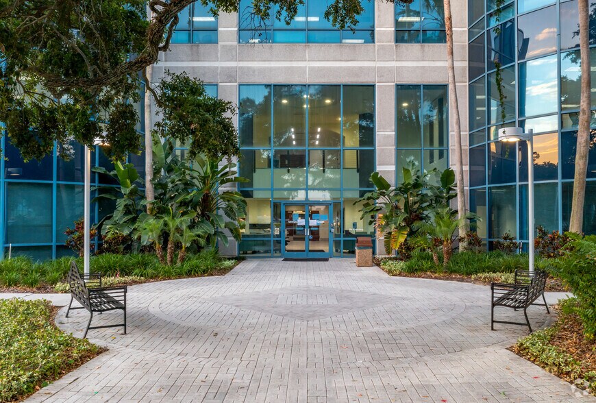 More Photos Of 6550 W Hillsborough Ave, Tampa Office For Lease