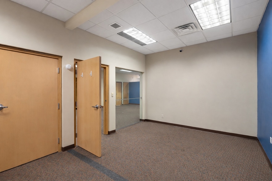 More Photos Of 125 W Exchange Pl, Kalamazoo Medical For Lease