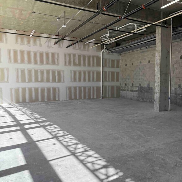 More Photos Of 500 N Dixie Hwy, Hallandale Beach Medical For Lease