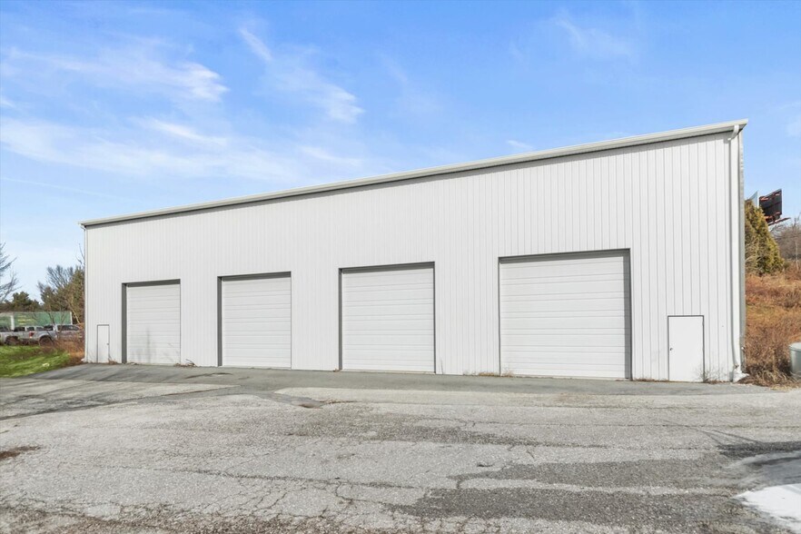 More Photos Of 4028 Hanover Pike, Manchester Auto Repair For Sale