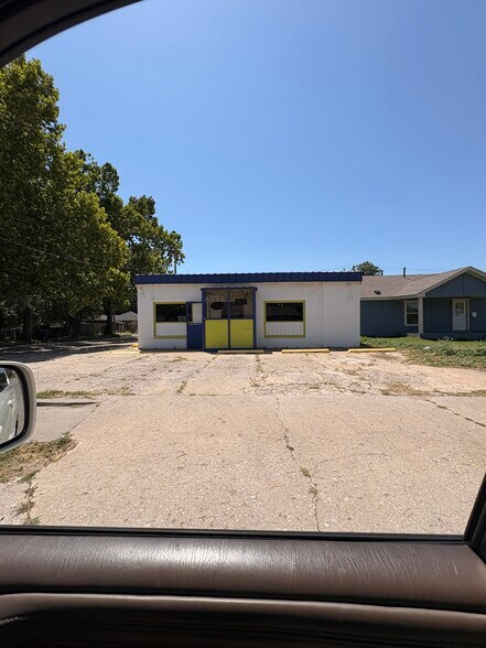 More Photos Of 2221 S Central Ave, Oklahoma City Restaurant For Sale