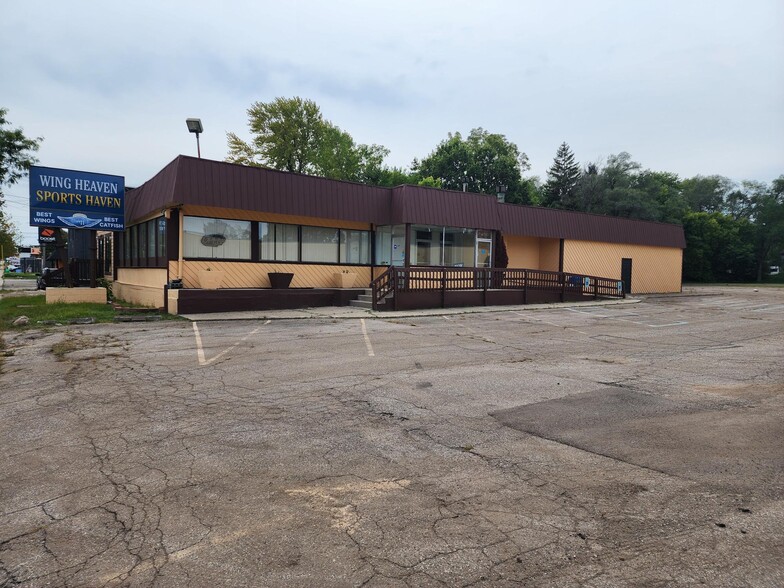 Primary Photo Of 3812 S Martin Luther King Jr Blvd, Lansing Restaurant For Lease