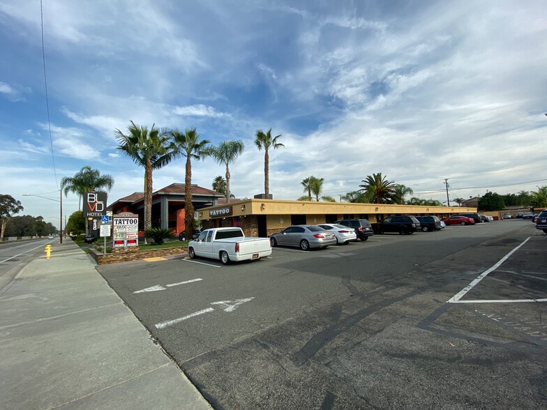 More Photos Of 2428 Newport Blvd, Costa Mesa Freestanding For Sale