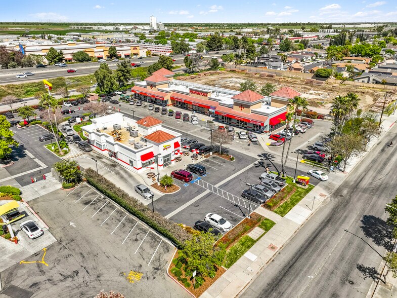 More Photos Of 547-569 W Clover Rd, Tracy Storefront For Sale