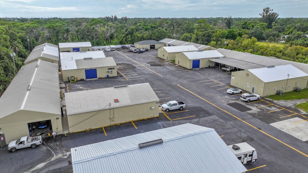 More Photos Of 6152 15th St E, Bradenton Warehouse For Lease