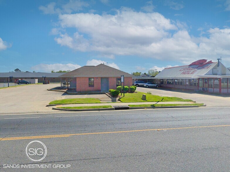 Primary Photo Of 117 South Dr, Natchitoches Office For Lease