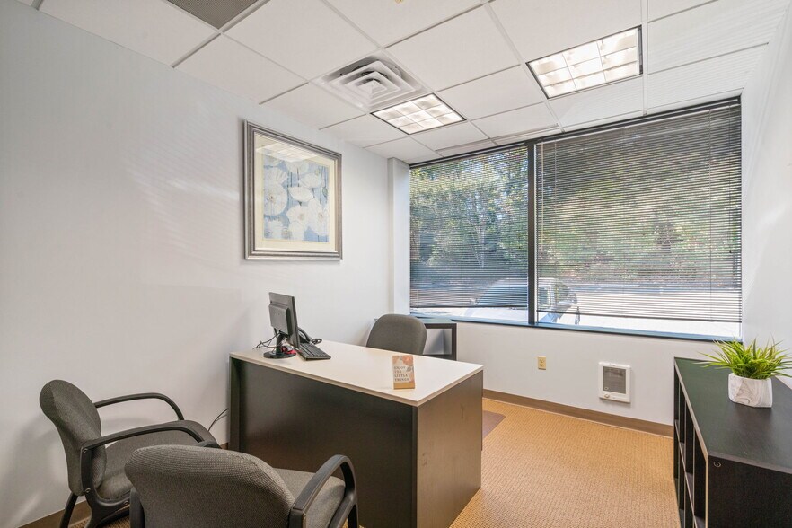 More Photos Of 5350 Shawnee Rd, Alexandria Medical For Sale