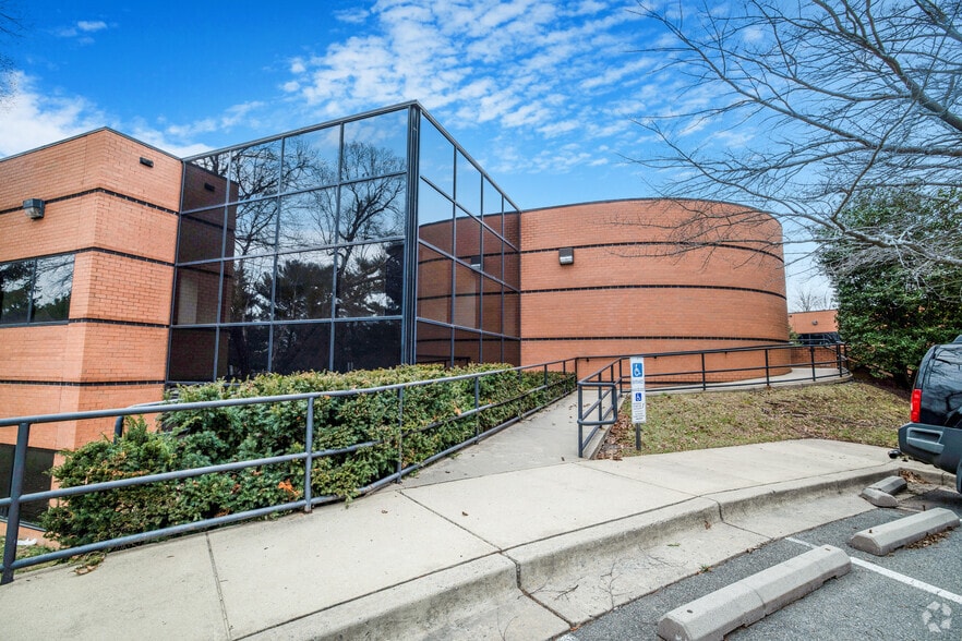 More Photos Of 40 W Gude Dr, Rockville Office For Sale