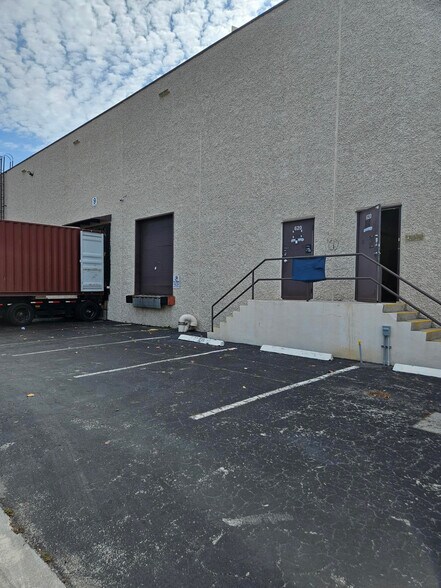 More Photos Of 600-636 SW 12th Ave, Deerfield Beach Light Manufacturing For Lease