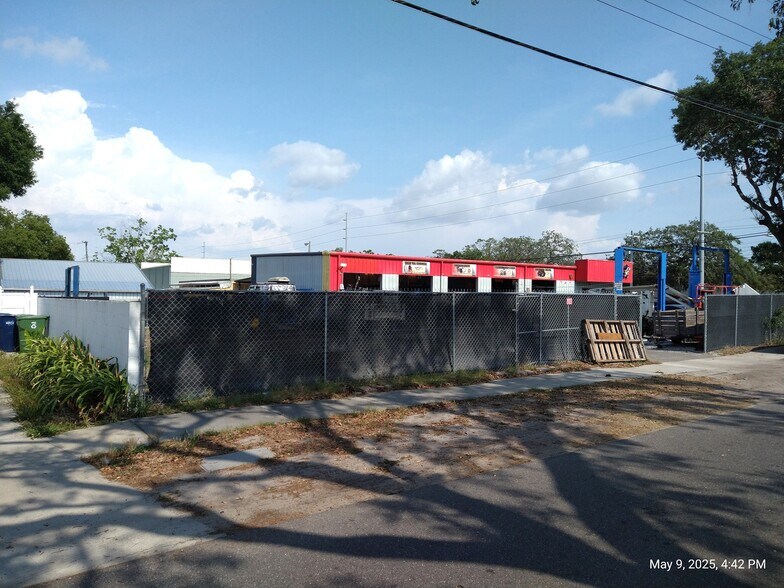 More Photos Of 715 W Waters Ave, Tampa General Retail For Sale