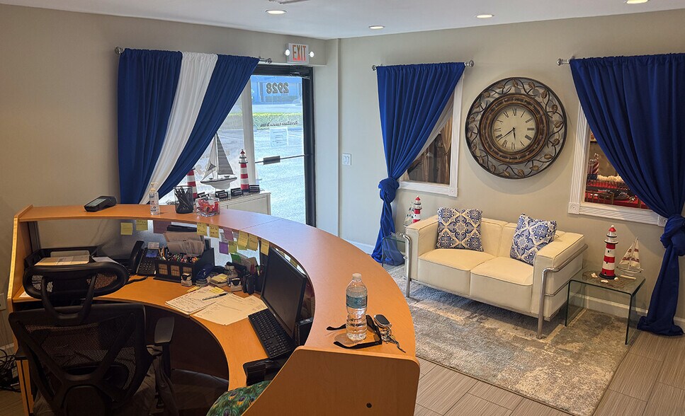 More Photos Of 2440 Monroe St, Stuart Unknown For Lease