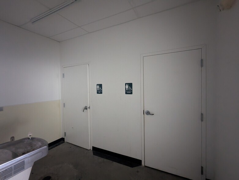 More Photos Of 411 E Main St, Daisetta Freestanding For Sale