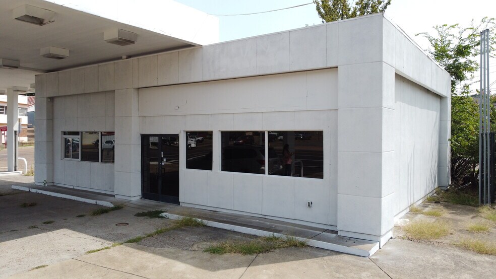 More Photos Of 102 Highway 51 S, Covington Convenience Store For Sale