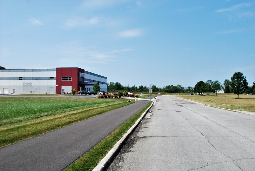 More Photos Of 404 W Air Park Dr, Muncie Medical For Sale