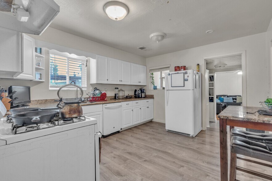 More Photos Of 524-528 1st St, Rodeo Apartments For Sale