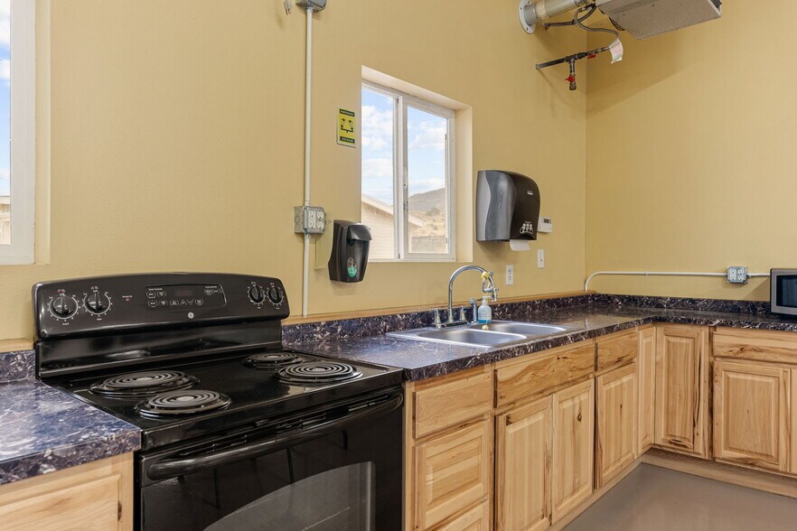 More Photos Of 4219 N Old US Highway 91, Cedar City Warehouse For Sale