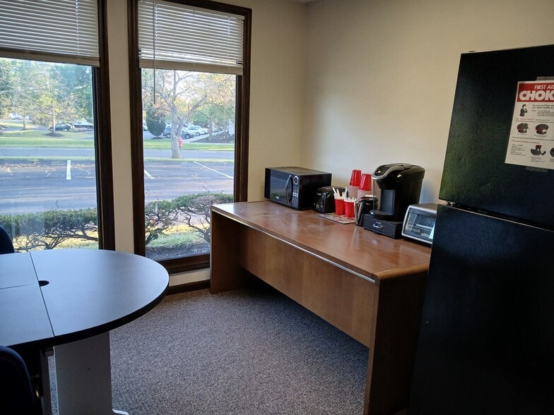 More Photos Of 1001 Eastwind Dr, Westerville Office For Lease