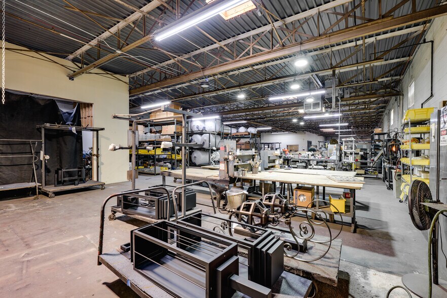 More Photos Of 5025-5035 Sharp St, Dallas Warehouse For Lease