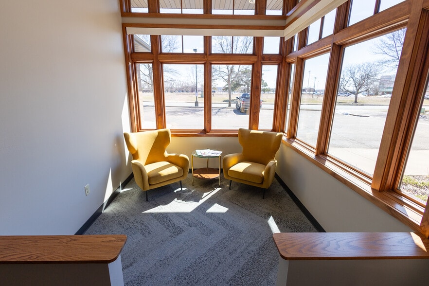 More Photos Of 1110 Oak Ridge Dr, Eau Claire Medical For Lease