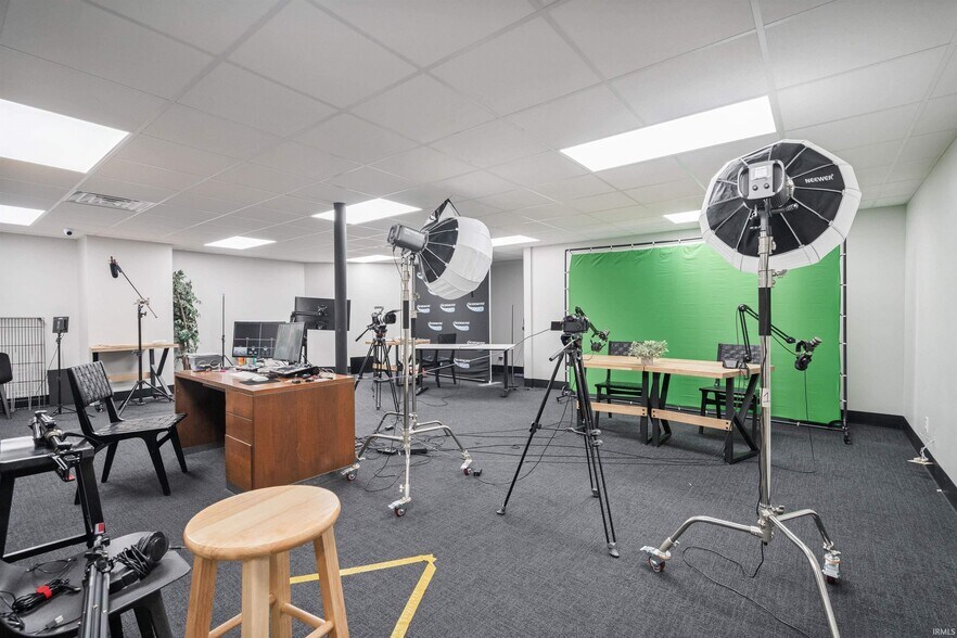 More Photos Of 210 W Walnut St, Kokomo Office For Sale