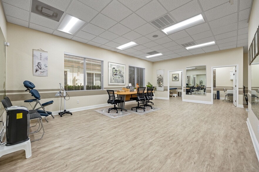 More Photos Of 4966-4968 Royal Gulf Cir, Fort Myers Medical For Sale