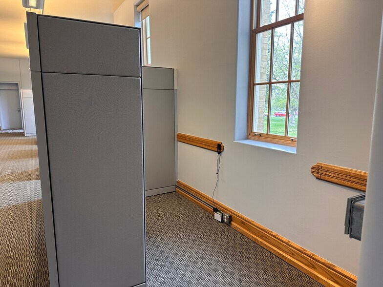 More Photos Of 830 Cottageview Dr, Traverse City Loft Creative Space For Sale