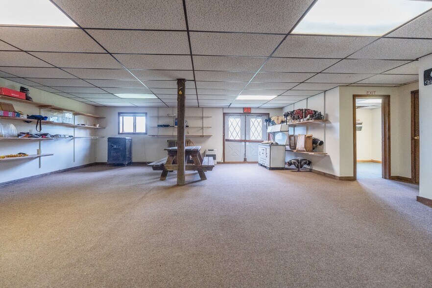 More Photos Of 167 Hill Rd, Kingston Sports And Entertainment For Sale