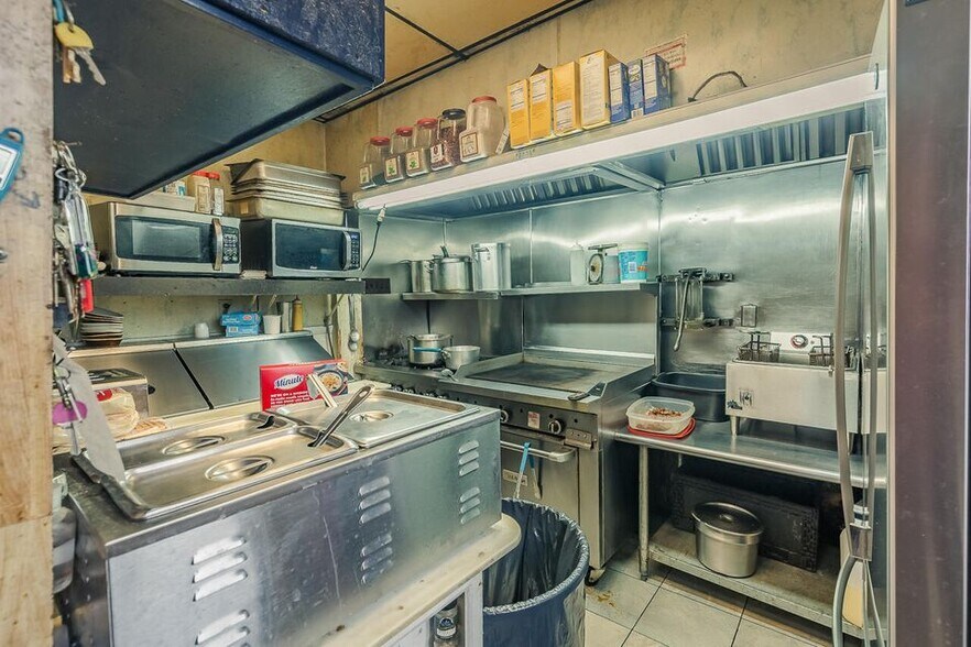 More Photos Of 1 William St, Hagaman Restaurant For Sale