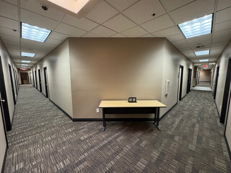 More Photos Of 3955 Coffee Rd, Bakersfield Office For Lease