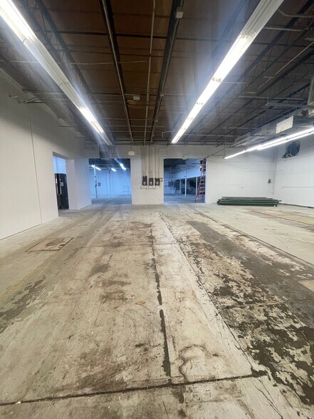 More Photos Of 5299 Saint Augustine Rd, Jacksonville Manufacturing For Lease