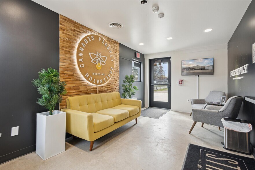 More Photos Of 919 Michigan St, Niles Warehouse For Sale