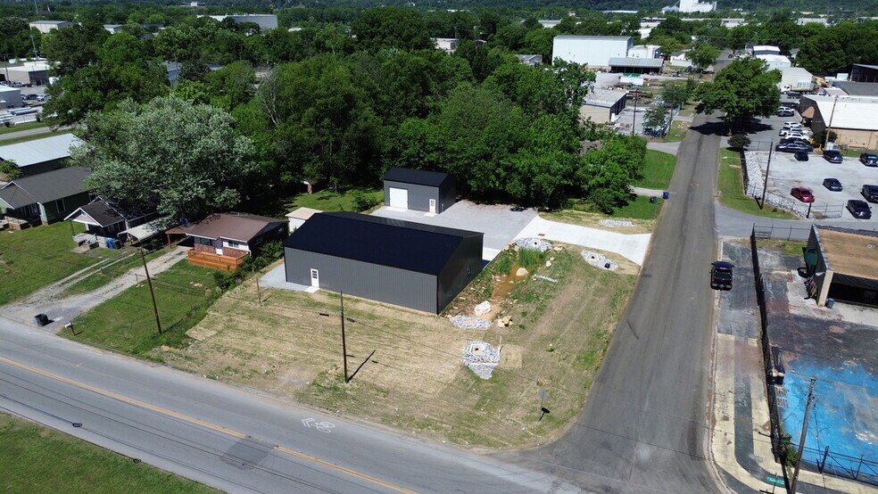 More Photos Of 3119 N Hawthorne St, Chattanooga Mixed Retail For Lease