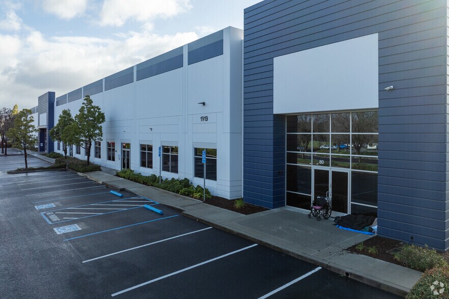 More Photos Of 1919 Monterey Rd, San Jose Warehouse For Lease