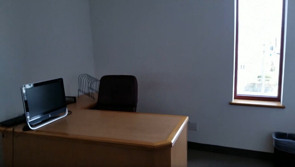 More Photos Of 189-10 Hillside Ave, Hollis Medical For Sale