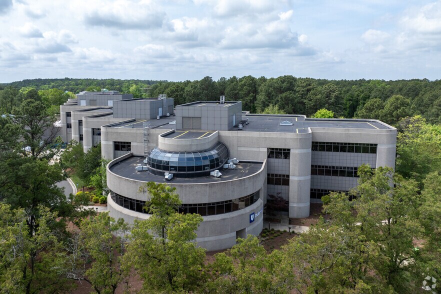 More Photos Of 40 Moore Dr, Durham Unknown For Lease