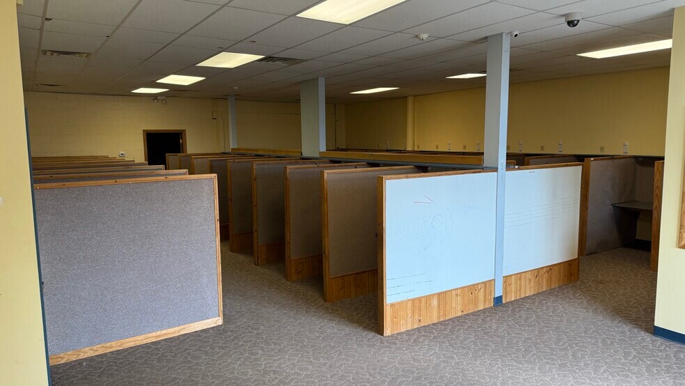 More Photos Of 5144-5174 College Corner Pike, Oxford Freestanding For Lease