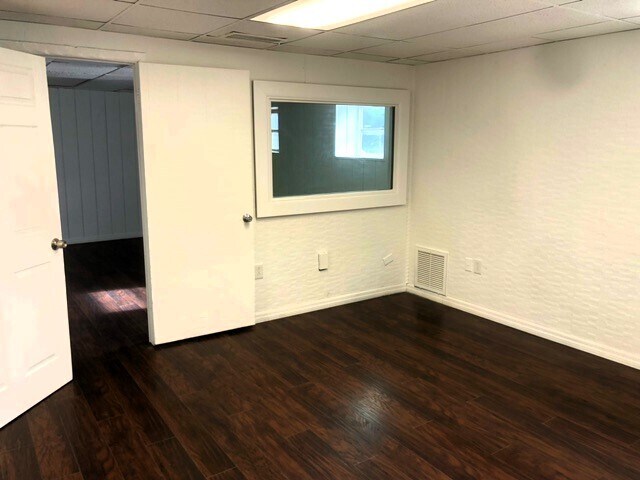 More Photos Of 5711 N 50th St, Tampa Office For Lease