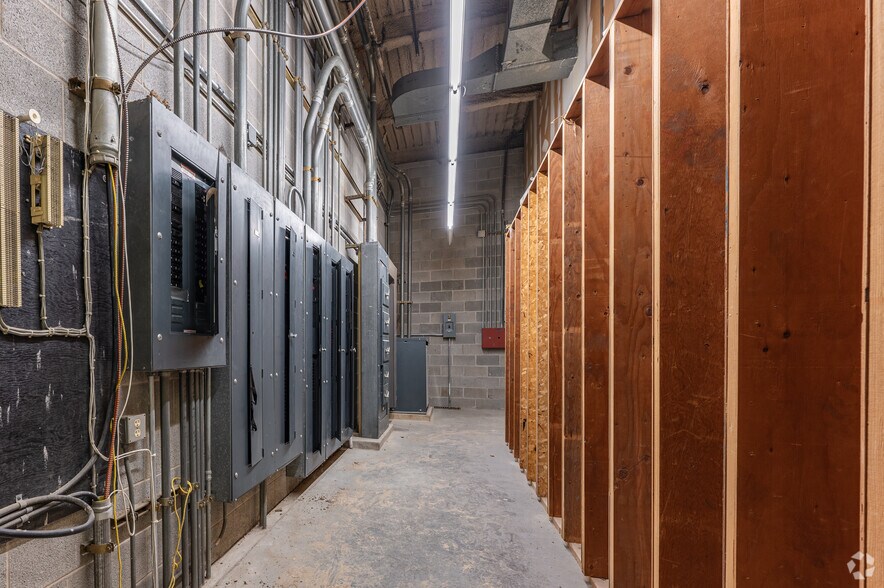 More Photos Of 100 Mall Dr, Steubenville Department Store For Lease