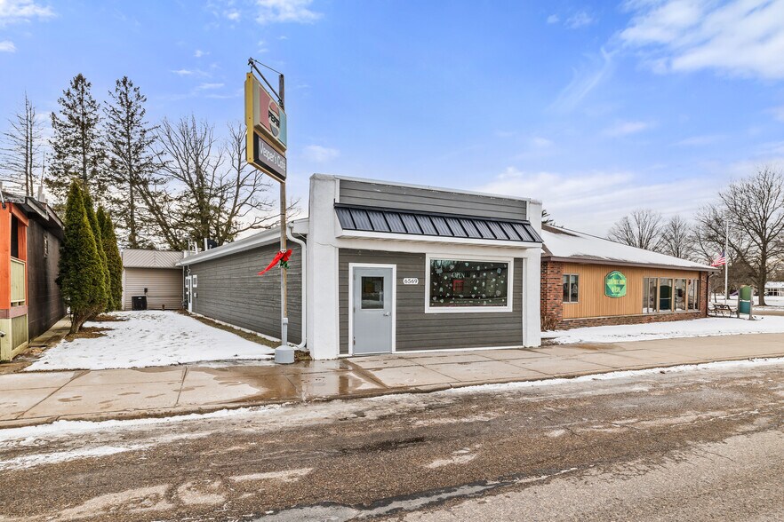 More Photos Of 6569 Cameron Ave, Vesper Restaurant For Sale